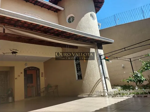 Sobrado com 270m² 4 quartos e 5 banheiros, à venda, no bairro Parque São Lucas em São Paulo