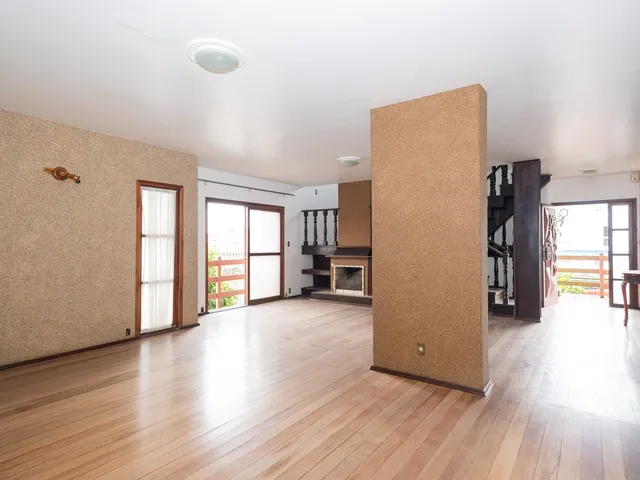 Sobrado com 1250m² 4 quartos e 2 banheiros, à venda ou para alugar, no bairro Fragata em Pelotas