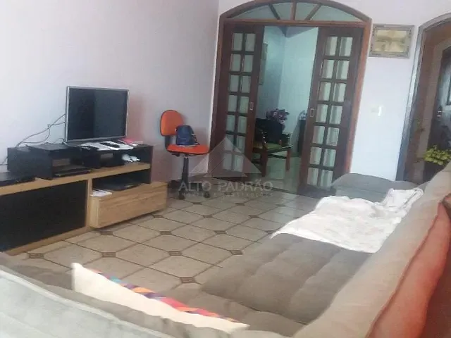 Sobrado com 297m² 4 quartos e 1 banheiro, à venda, no bairro Jardim Anchieta em Mauá