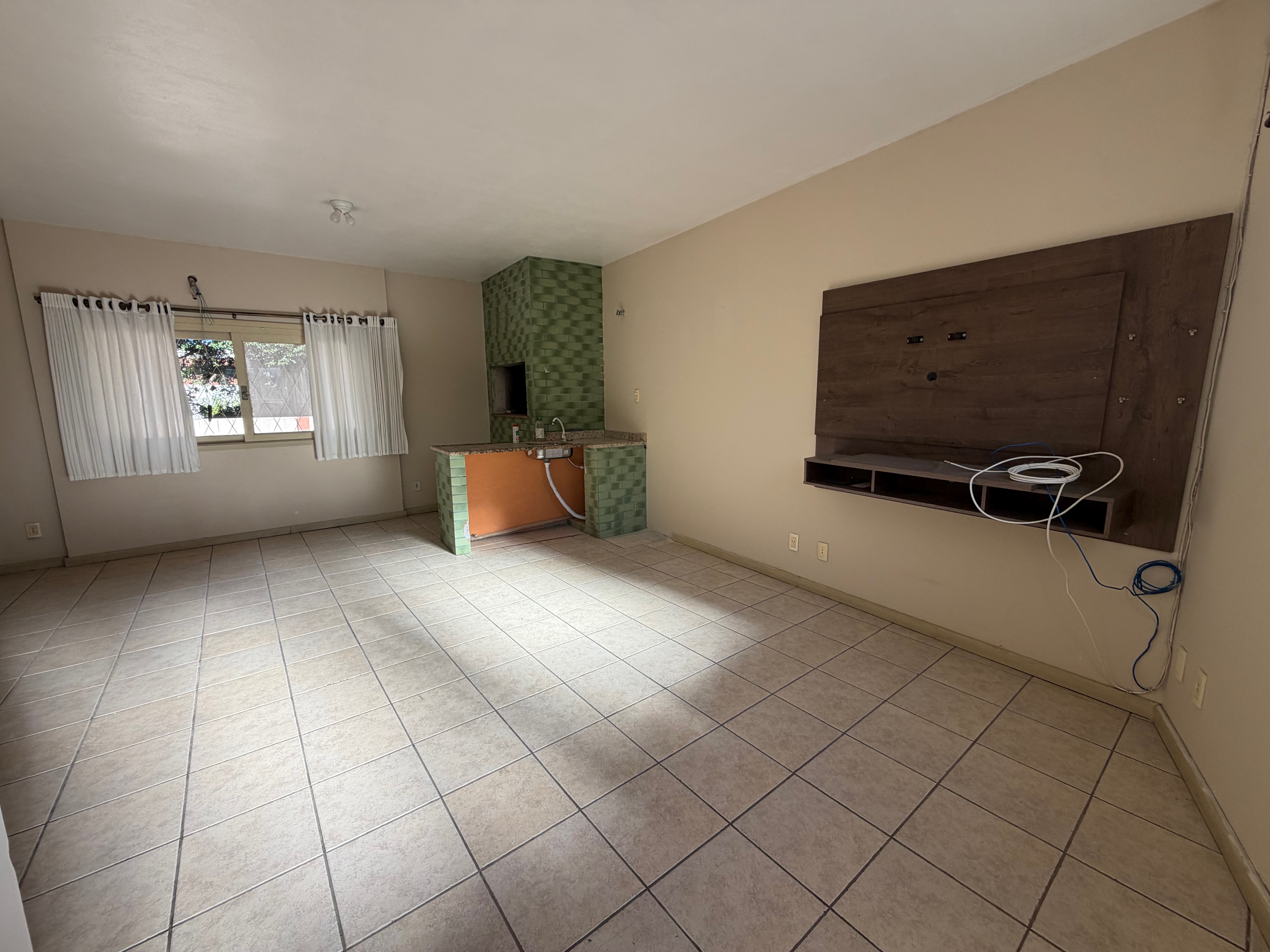 Casa à venda no centro de Pelotas - 284 m², 3 quartos (sendo 1 suíte), lareira, cozinha planejada e pátio com piscina. - 29