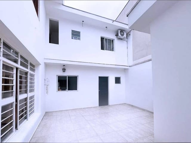 Sobrado com 600m² 5 quartos e 4 banheiros, à venda, no bairro Alto da Lapa em São Paulo