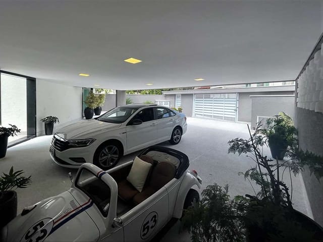 Sobrado com 1144m² 4 quartos e 6 banheiros, à venda, no bairro São Paulo II em Cotia