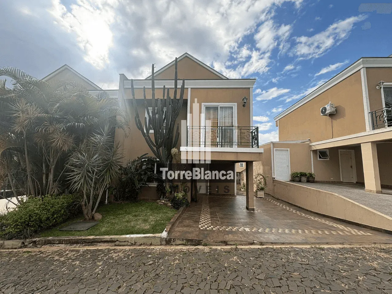Sobrado, 2 quartos, 170 m² - Foto 1