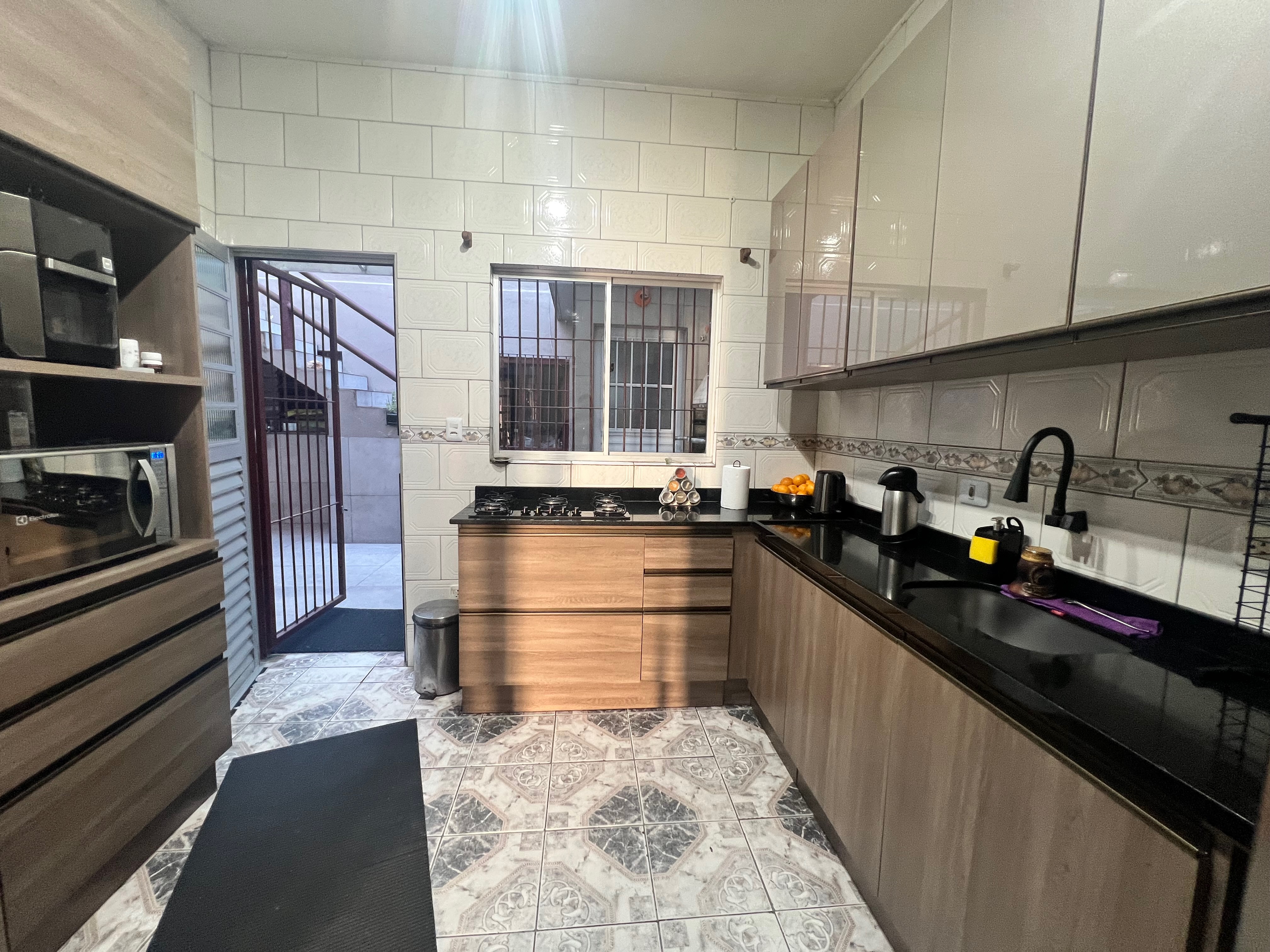 Casa à venda no Fragata, Pelotas - 119 m², 3 quartos (sendo 2 suítes), sacada, espaço gourmet com churrasqueira, piscina e garagem. - 6