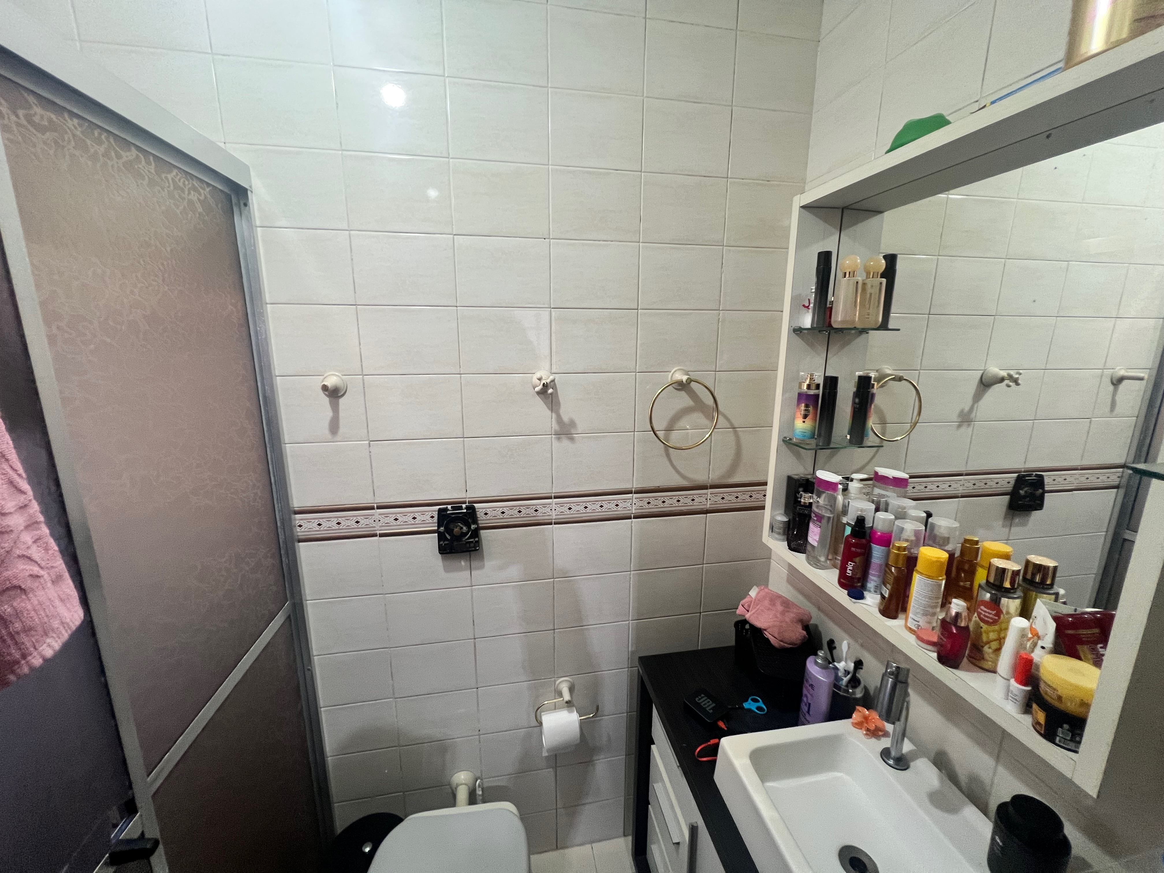 Casa à venda no Fragata, Pelotas - 119 m², 3 quartos (sendo 2 suítes), sacada, espaço gourmet com churrasqueira, piscina e garagem. - 15