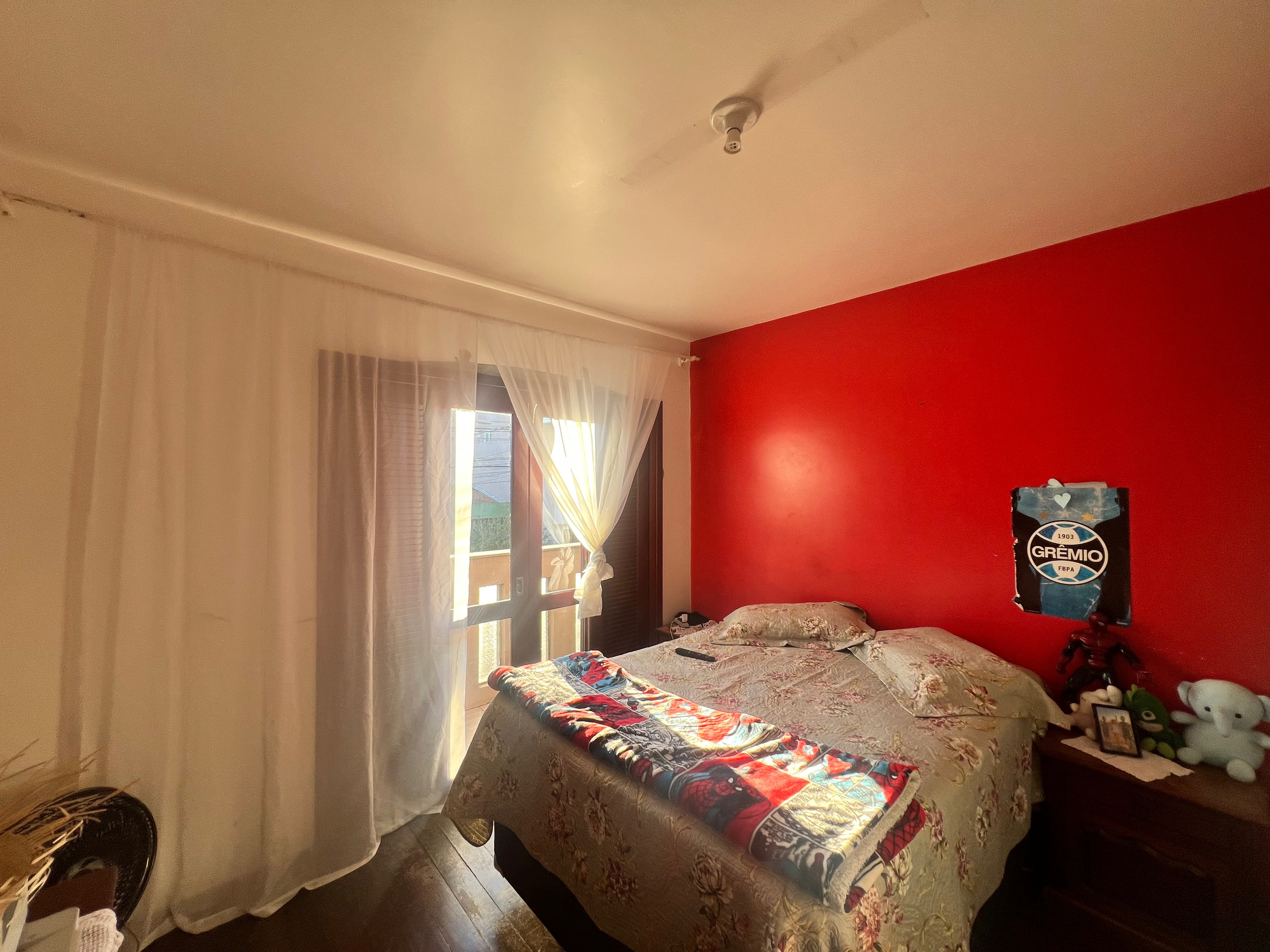 Casa à venda no Fragata, Pelotas - 119 m², 3 quartos (sendo 2 suítes), sacada, espaço gourmet com churrasqueira, piscina e garagem. - 20