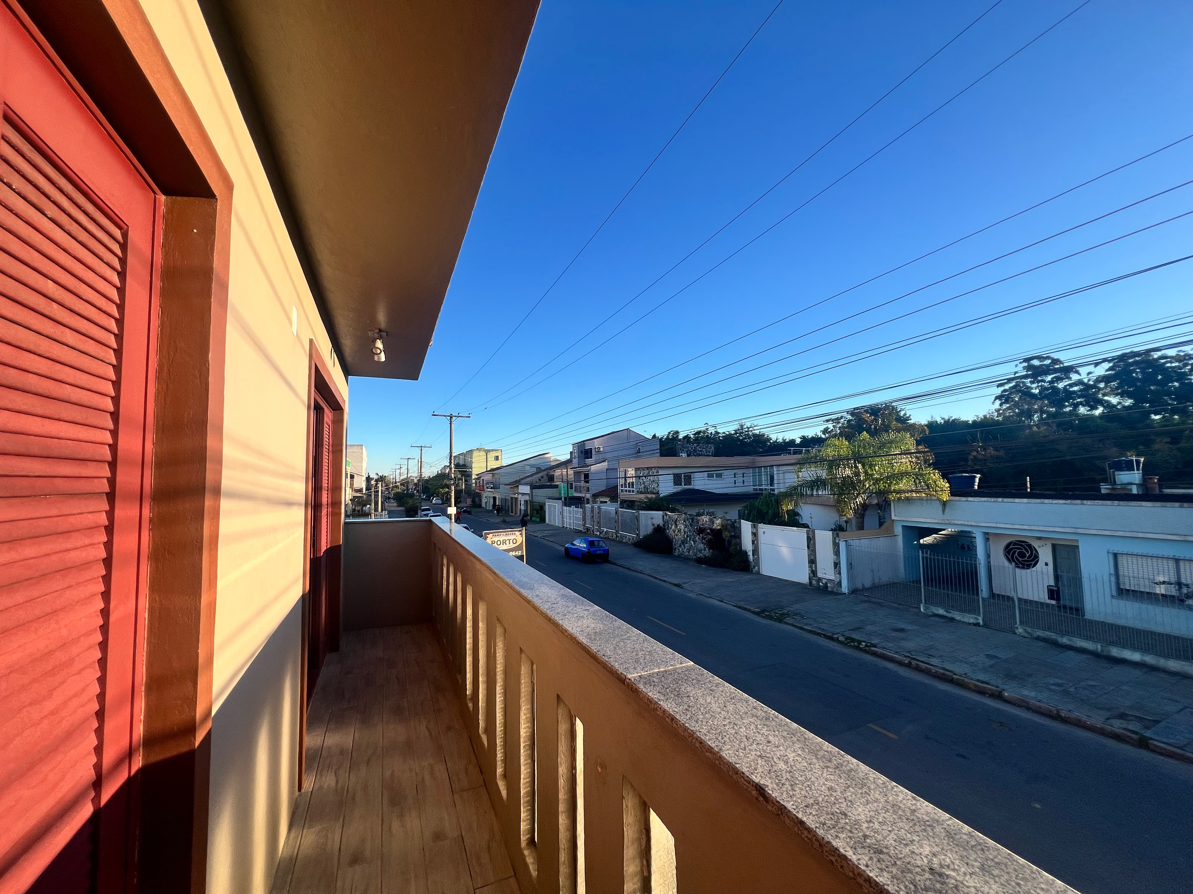 Casa à venda no Fragata, Pelotas - 119 m², 3 quartos (sendo 2 suítes), sacada, espaço gourmet com churrasqueira, piscina e garagem. - 21
