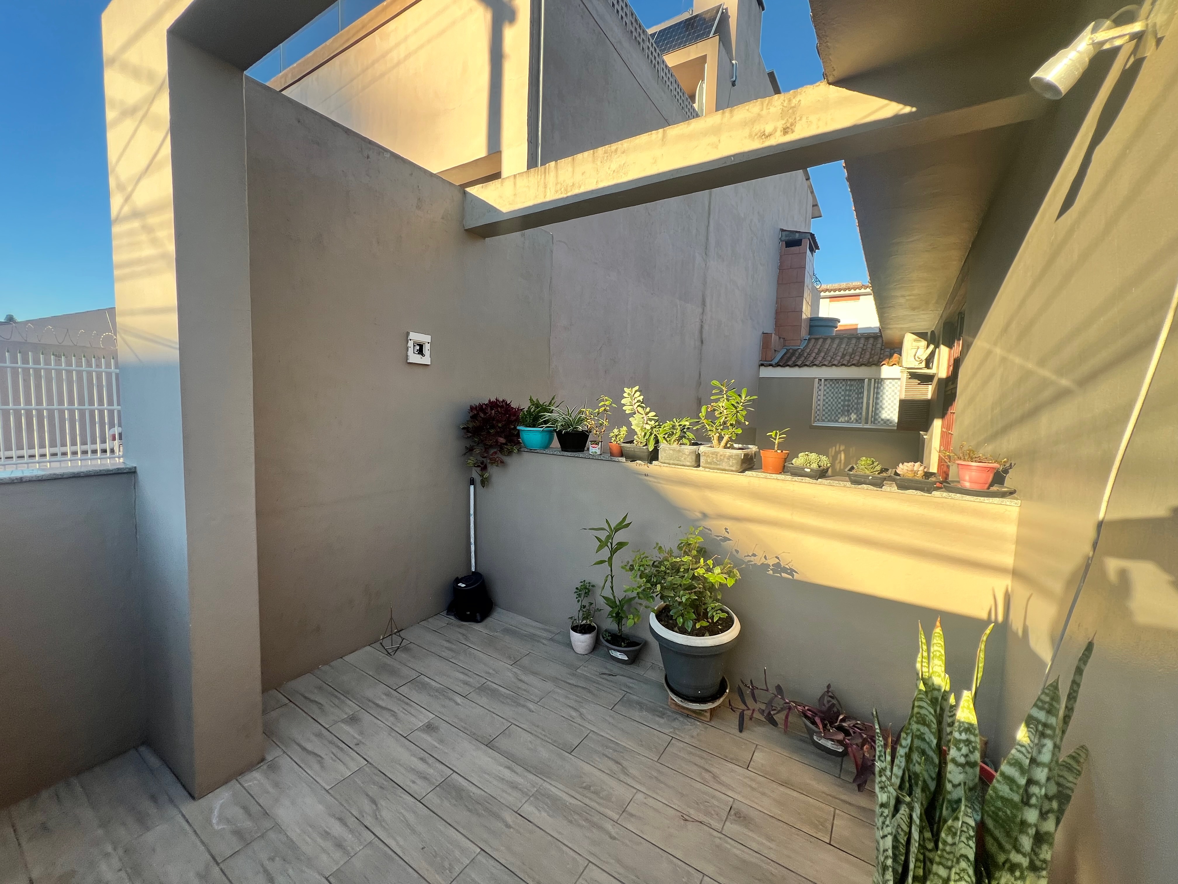 Casa à venda no Fragata, Pelotas - 119 m², 3 quartos (sendo 2 suítes), sacada, espaço gourmet com churrasqueira, piscina e garagem. - 23