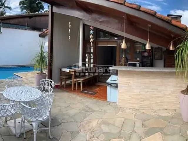 Sobrado com 360m² 3 quartos e 4 banheiros, à venda, no bairro Vila Oliveira em Mogi das Cruzes