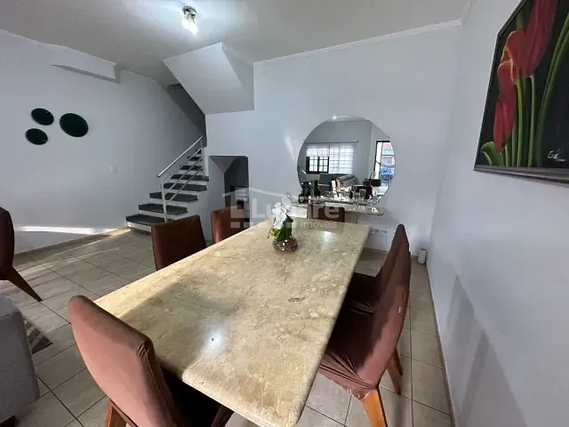 Sobrado com 143m² 3 quartos e 3 banheiros, à venda, no bairro Vila Nova Socorro em Mogi das Cruzes