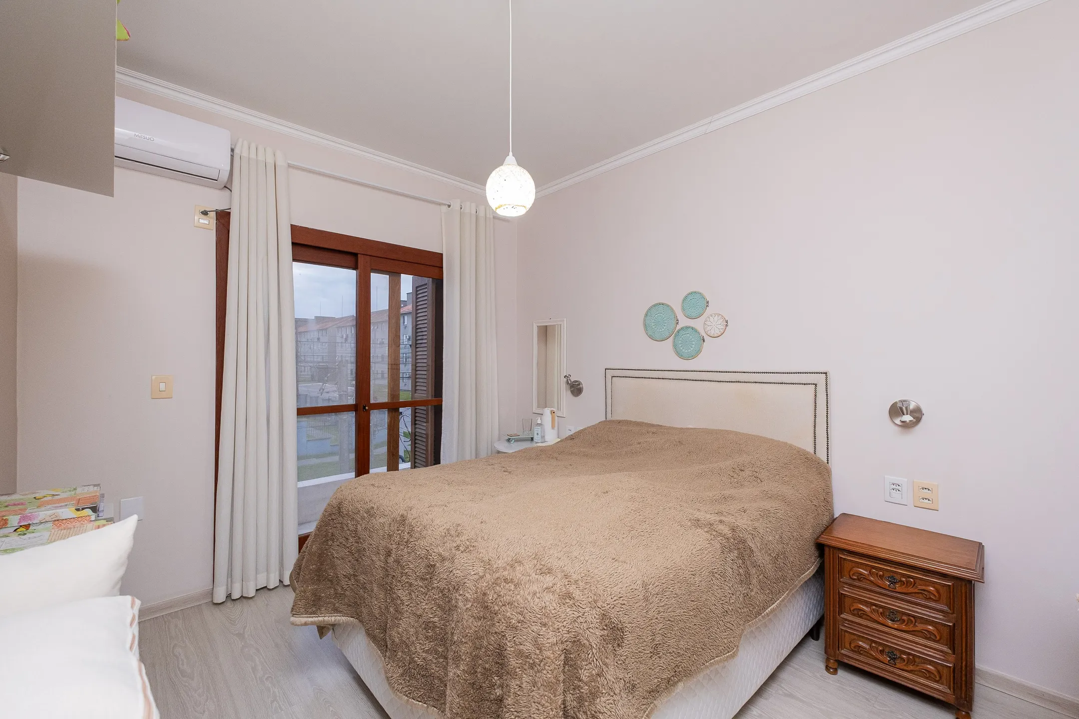 Casa à venda no Areal, Pelotas - 120 m², 3 quartos (sendo 1 suíte com closet), churrasqueira interna e excelente posição solar. - 12