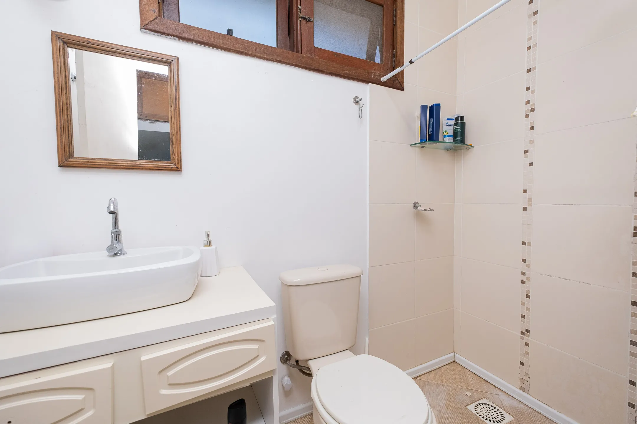 Casa à venda no Areal, Pelotas - 120 m², 3 quartos (sendo 1 suíte com closet), churrasqueira interna e excelente posição solar. - 17