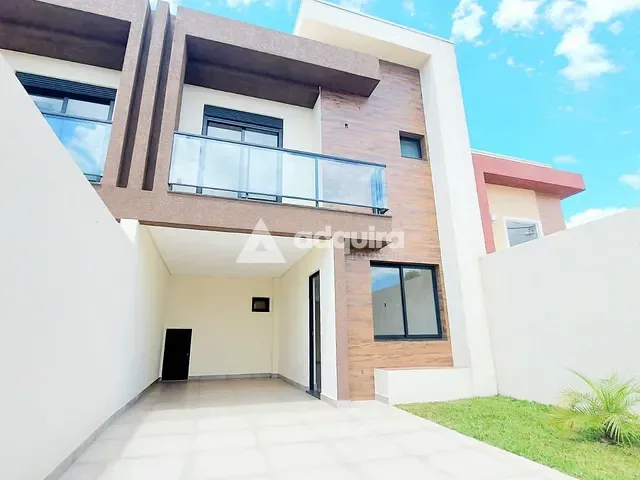 Sobrado com 115m² 3 quartos e 3 banheiros, à venda, no bairro Uvaranas em Ponta Grossa