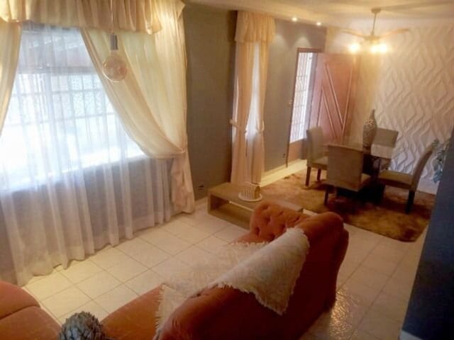 Foto do Sobrado - Sobrado com 3 dormitórios à venda, 323 m² por R$ 270.000,00 - Jardim da Granja - São José dos Campos/SP | INDEPENDENCE NEGOCIOS IMOBILIARIOS LTDA