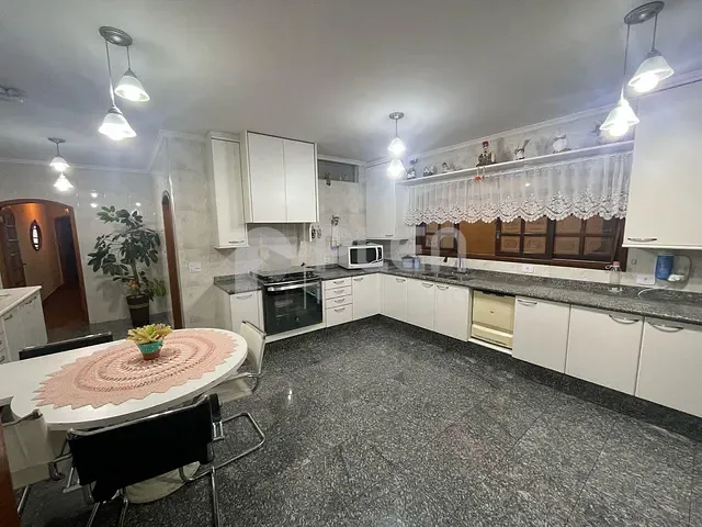 Sobrado com 300m² 3 quartos e 6 banheiros, à venda, no bairro Vila Irmãos Arnoni em São Paulo