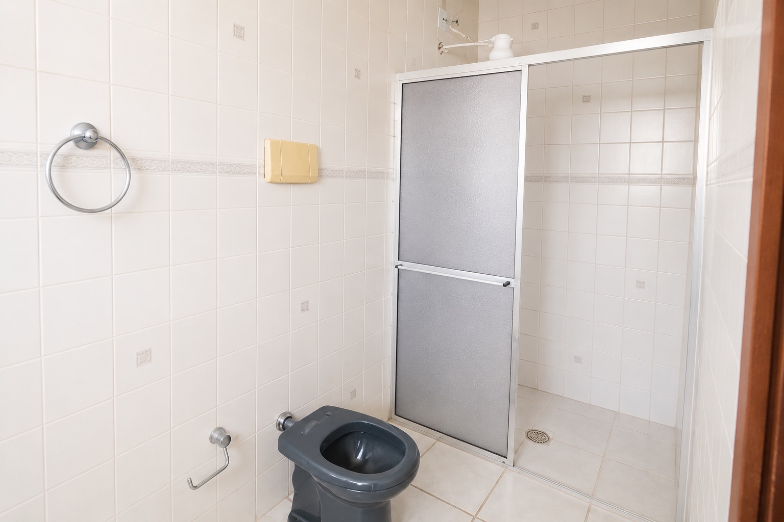 Casa à venda na Deodoro, centro de Pelotas - 309 m², 4 quartos (sendo 1 suíte), lareira, churrasqueira e pátio aos fundos. - 13