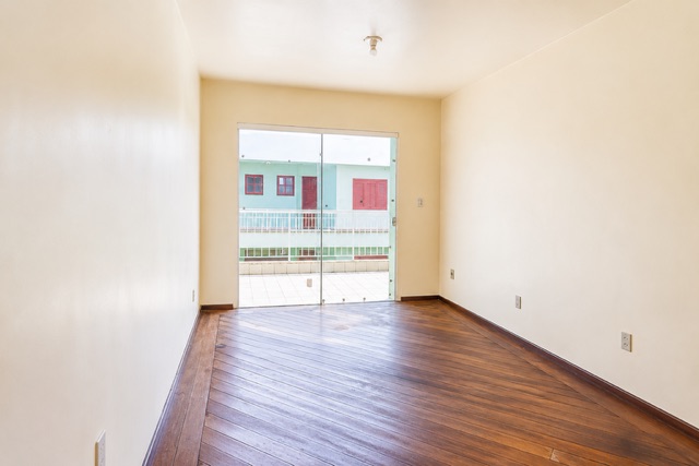 Sobrado com 325m² 4 quartos e 2 banheiros, à venda, no bairro Centro em Pelotas