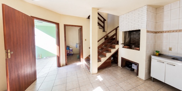 Sobrado com 325m² 4 quartos e 2 banheiros, à venda, no bairro Centro em Pelotas