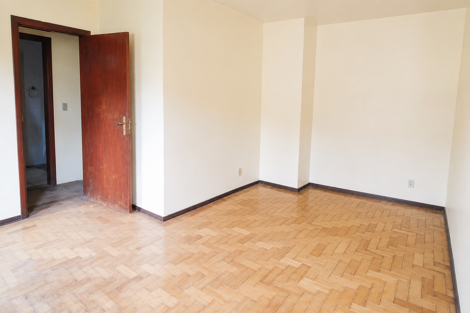 Casa à venda na Deodoro, centro de Pelotas - 309 m², 4 quartos (sendo 1 suíte), lareira, churrasqueira e pátio aos fundos. - 11