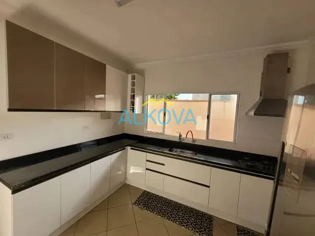 Sobrado com 125m² 4 quartos e 2 banheiros, à venda, no bairro Residencial União em São José dos Campos