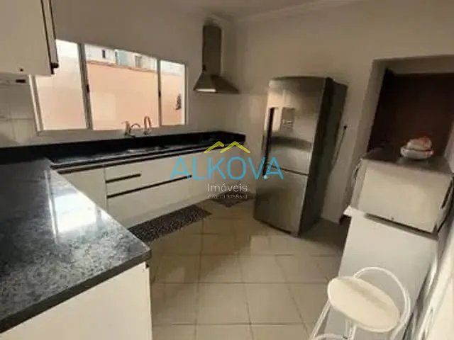 Sobrado com 125m² 4 quartos e 2 banheiros, à venda, no bairro Residencial União em São José dos Campos