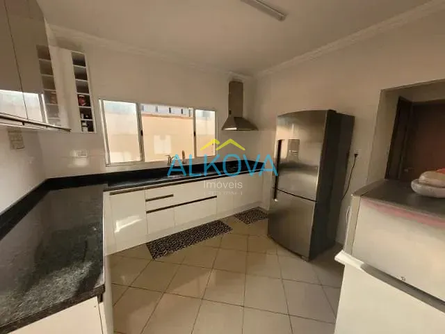 Sobrado com 125m² 4 quartos e 2 banheiros, à venda, no bairro Residencial União em São José dos Campos