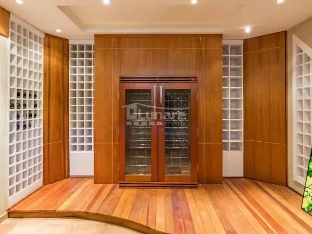 Sobrado com 560m² 4 quartos e 6 banheiros, à venda, no bairro Vila Oliveira em Mogi das Cruzes
