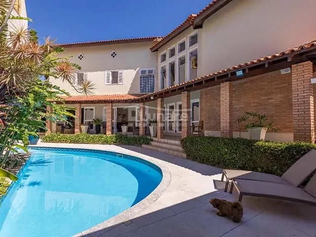 Sobrado com 560m² 4 quartos e 6 banheiros, à venda, no bairro Vila Oliveira em Mogi das Cruzes
