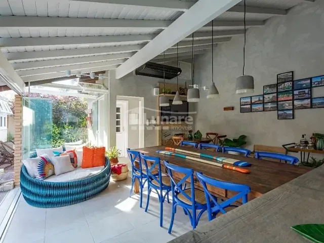 Sobrado com 560m² 4 quartos e 6 banheiros, à venda, no bairro Vila Oliveira em Mogi das Cruzes