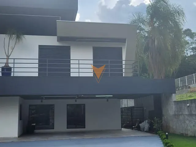 Sobrado com 800m² 4 quartos e 4 banheiros, à venda ou para alugar, no bairro Chácaras São Carlos em Cotia