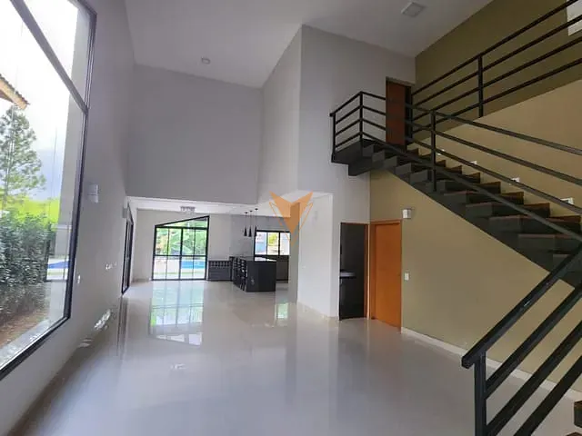 Sobrado com 800m² 4 quartos e 4 banheiros, à venda ou para alugar, no bairro Chácaras São Carlos em Cotia