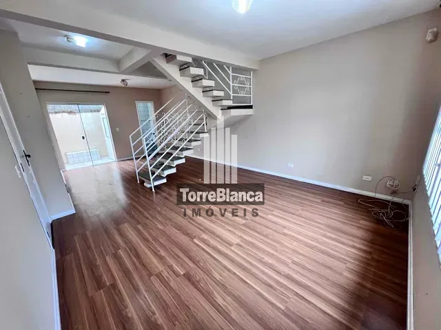 Sobrado com 180m² 3 quartos e 3 banheiros, para alugar, no bairro Órfãs em Ponta Grossa