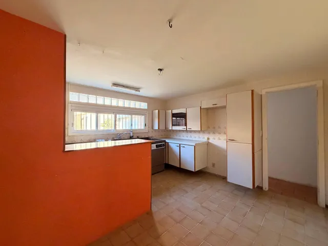 Sobrado com 405m² 3 quartos e 5 banheiros, à venda, no bairro Areal em Pelotas