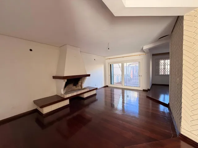 Sobrado com 405m² 3 quartos e 5 banheiros, à venda, no bairro Areal em Pelotas