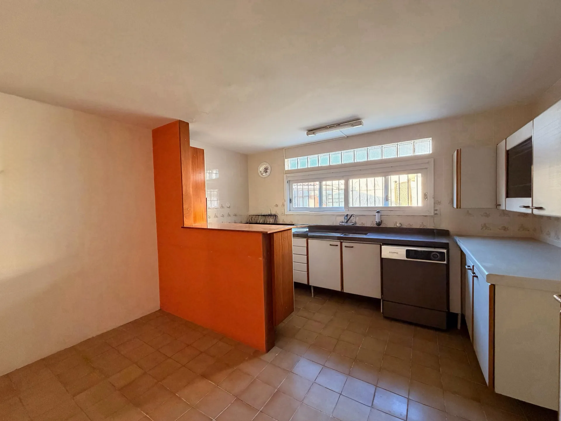 Casa à venda no Areal, Pelotas - 368 m², 3 quartos (sendo 1 suíte), alto padrão, com elevador e amplo espaço gourmet. - 6