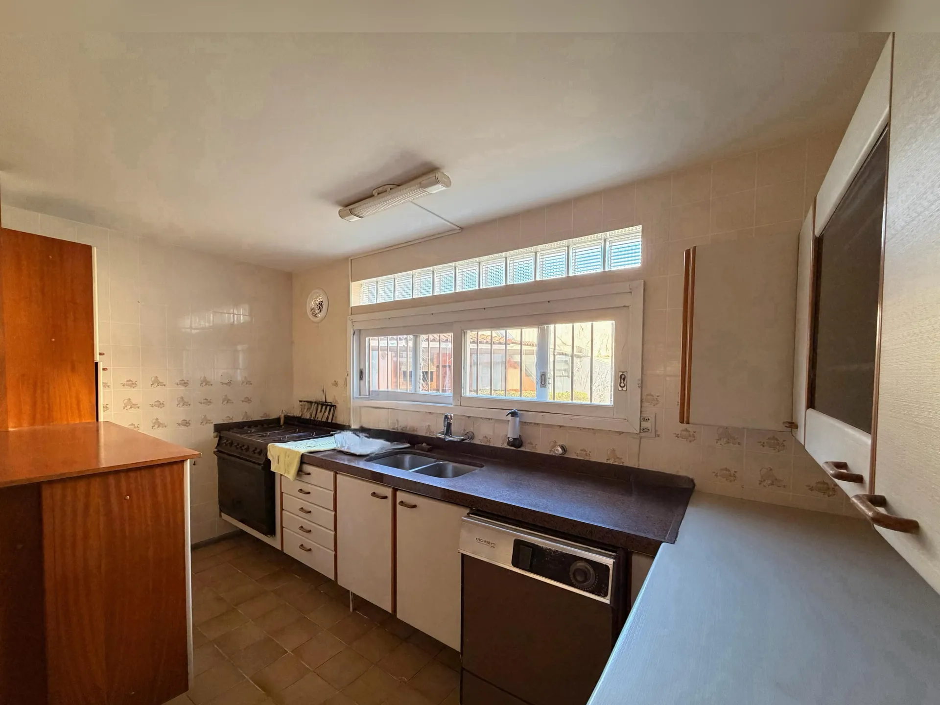 Casa à venda no Areal, Pelotas - 368 m², 3 quartos (sendo 1 suíte), alto padrão, com elevador e amplo espaço gourmet. - 7
