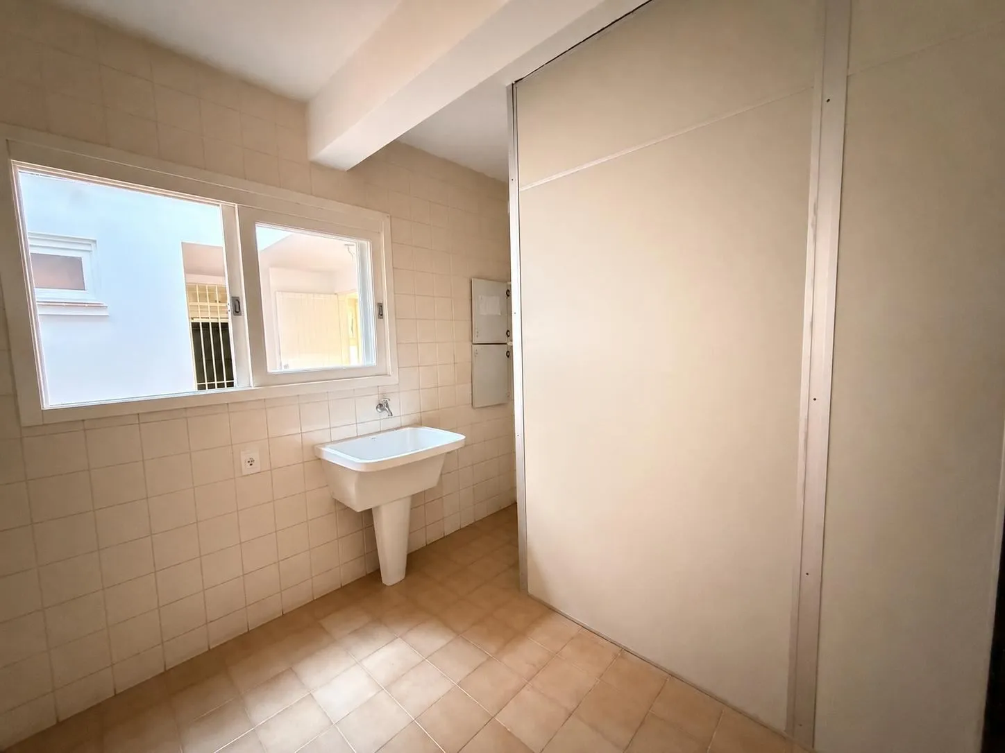 Casa à venda no Areal, Pelotas - 368 m², 3 quartos (sendo 1 suíte), alto padrão, com elevador e amplo espaço gourmet. - 8