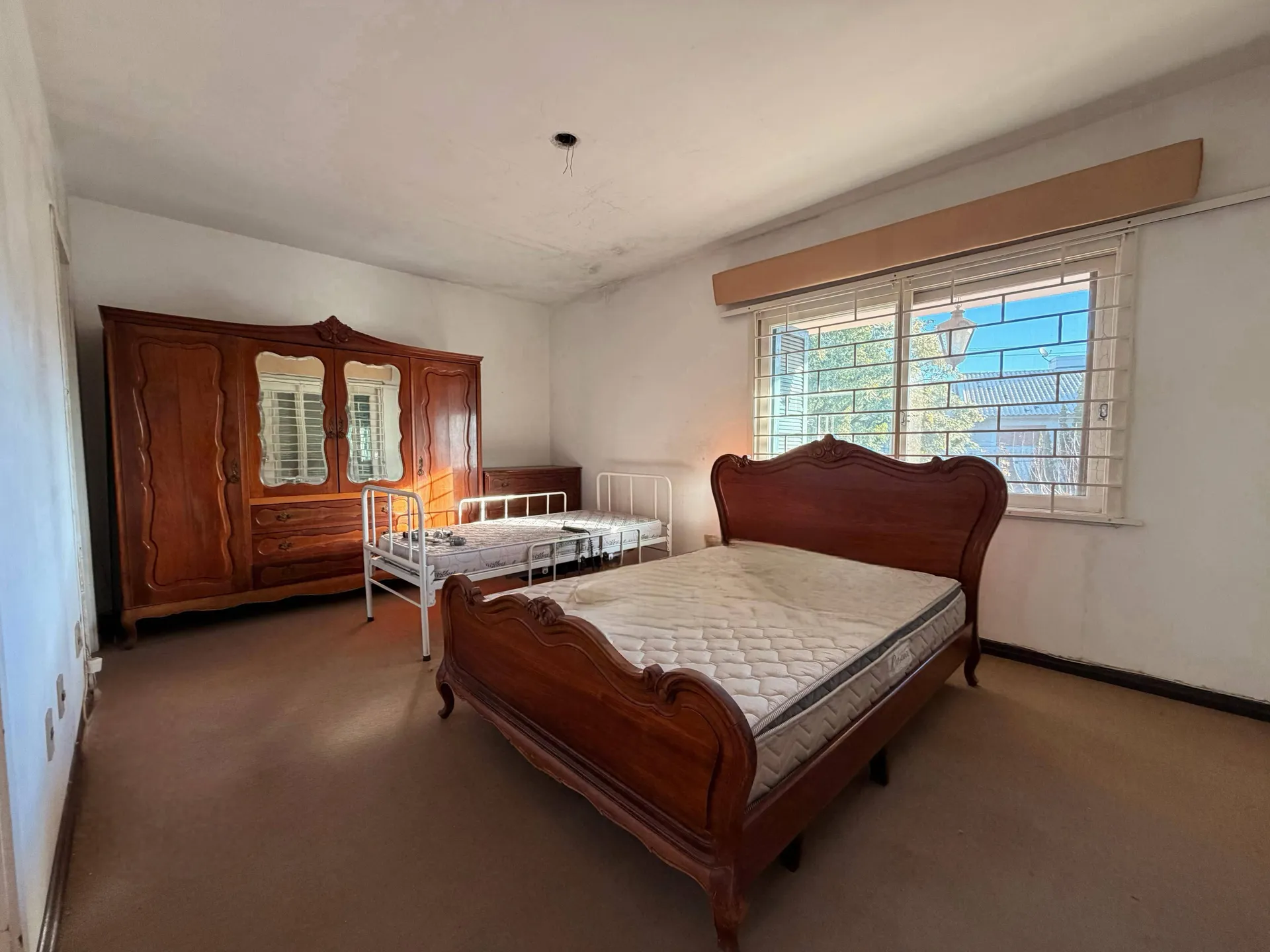 Casa à venda no Areal, Pelotas - 368 m², 3 quartos (sendo 1 suíte), alto padrão, com elevador e amplo espaço gourmet. - 17