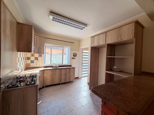Sobrado com 465m² 4 quartos e 4 banheiros, à venda, no bairro Três Vendas em Pelotas