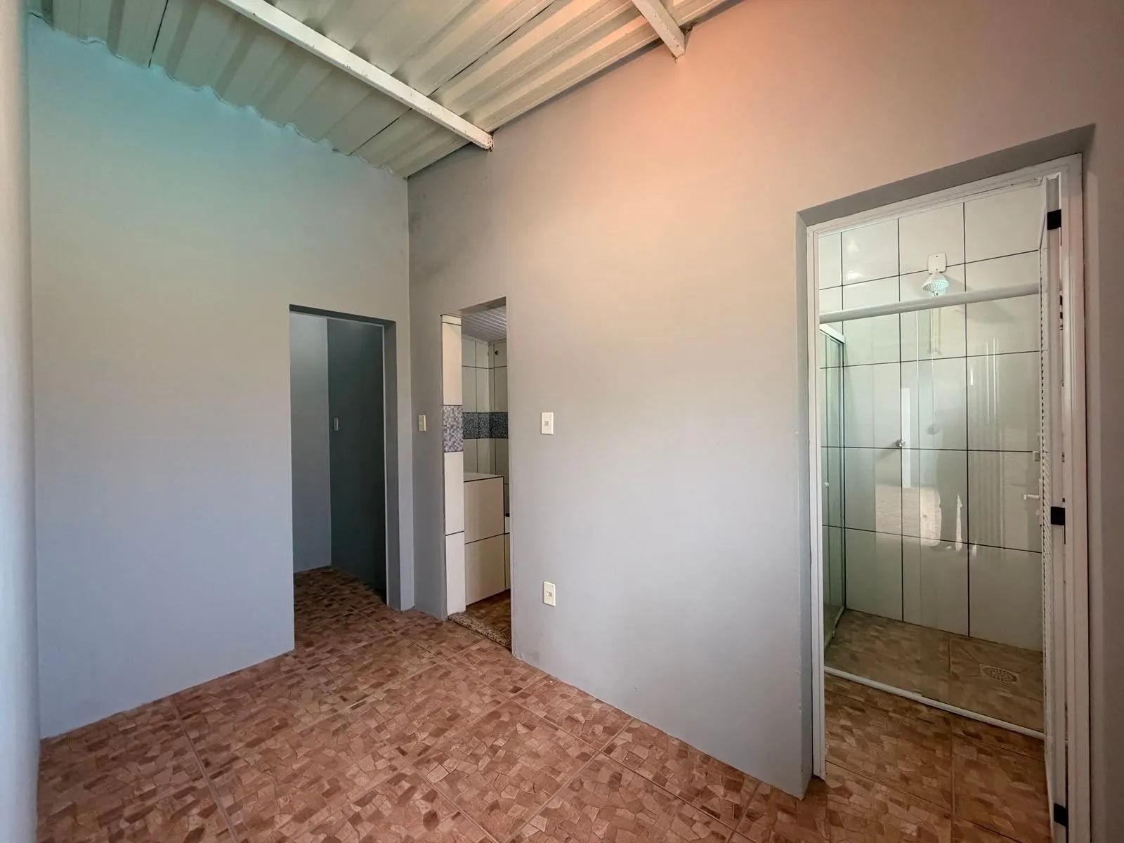 Casa à venda nas Três Vendas, Pelotas - 344 m², 4 quartos, móveis planejados, amplo pátio com garagem, área gourmet com churrasqueira e piscina. - 27