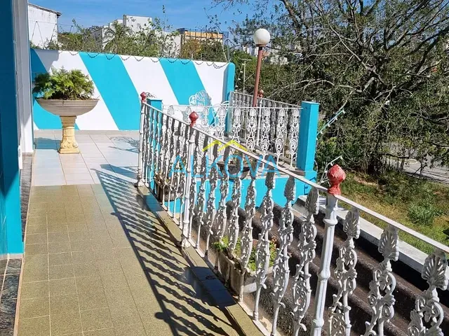 Sobrado com 1000m² 4 quartos e 4 banheiros, à venda, no bairro Monte Castelo em São José dos Campos