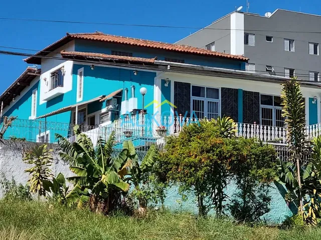 Sobrado com 1000m² 4 quartos e 4 banheiros, à venda, no bairro Monte Castelo em São José dos Campos