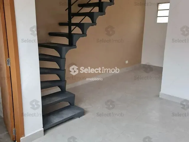 Sobrado com 55m² 2 quartos e 2 banheiros, à venda, no bairro Jardim São João em Mauá