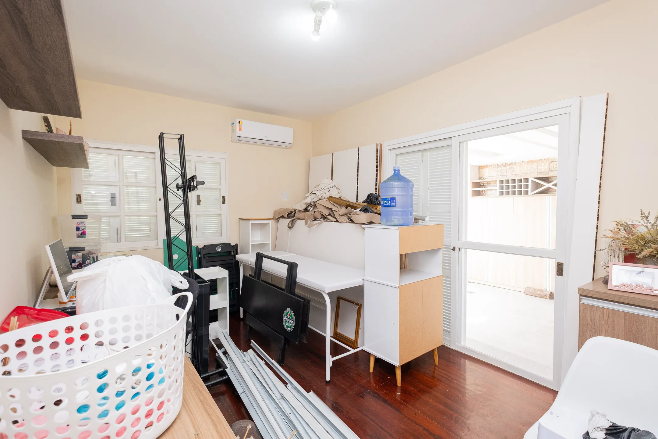 Casa de alto padrão à venda no Laranjal, Pelotas - 376 m², 5 quartos (sendo 1 suíte), móveis planejados e área gourmet com vista para a praia. - 11