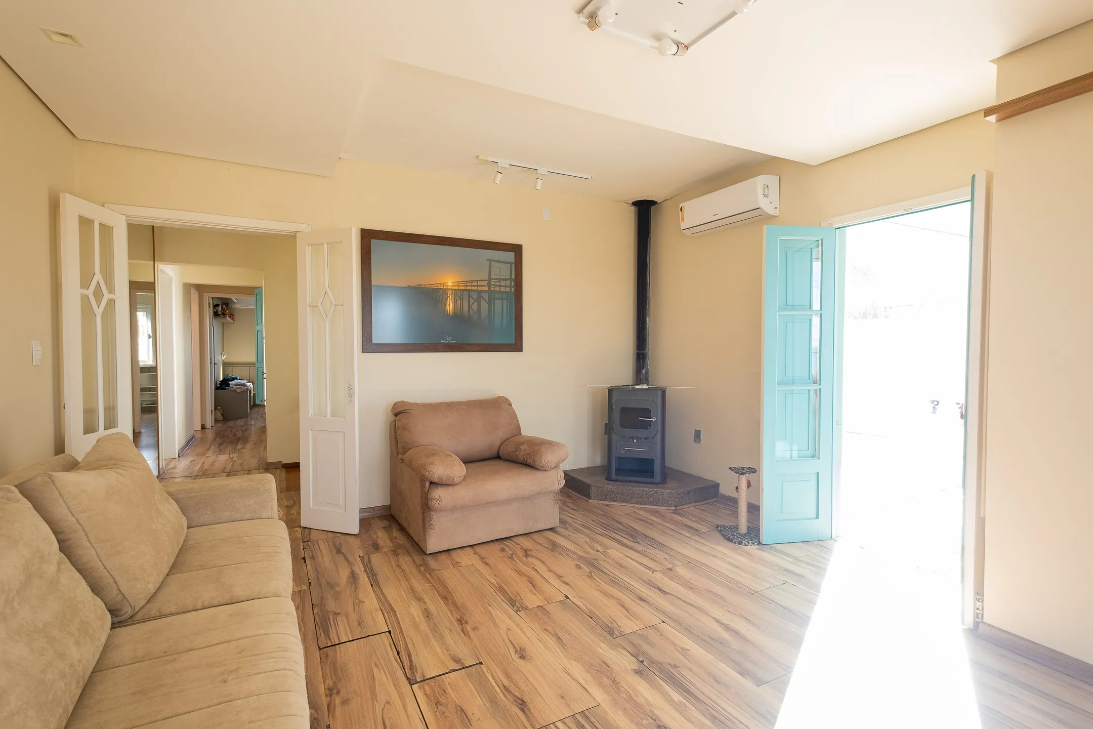 Casa de alto padrão à venda no Laranjal, Pelotas - 376 m², 5 quartos (sendo 1 suíte), móveis planejados e área gourmet com vista para a praia. - 15