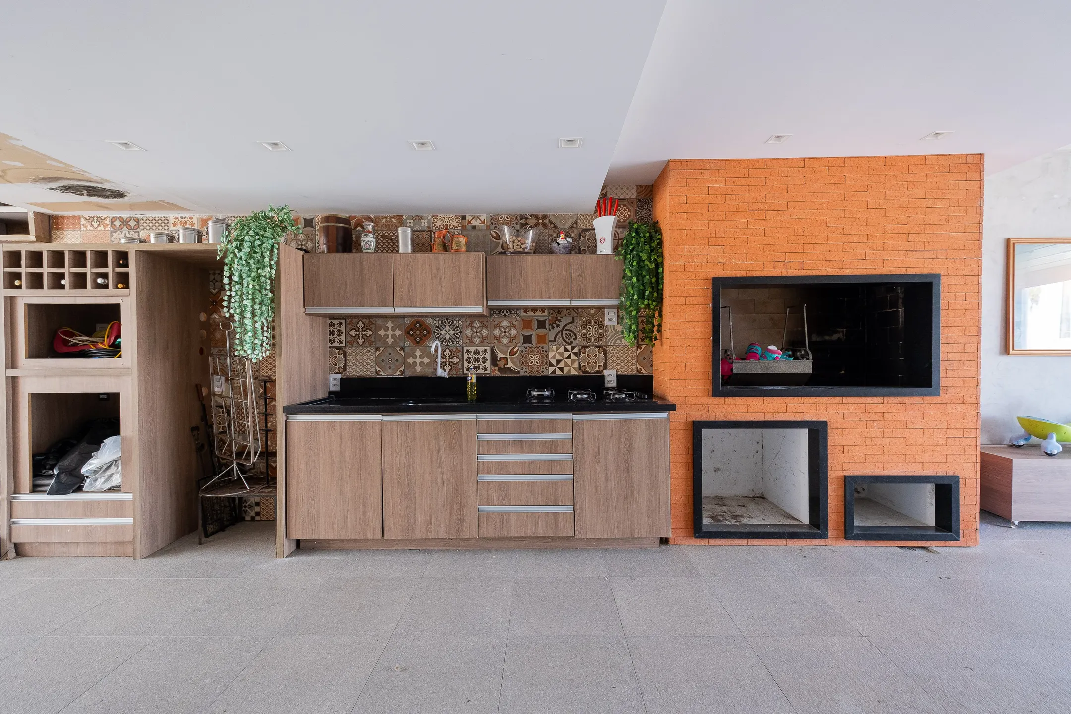 Casa de alto padrão à venda no Laranjal, Pelotas - 376 m², 5 quartos (sendo 1 suíte), móveis planejados e área gourmet com vista para a praia. - 29