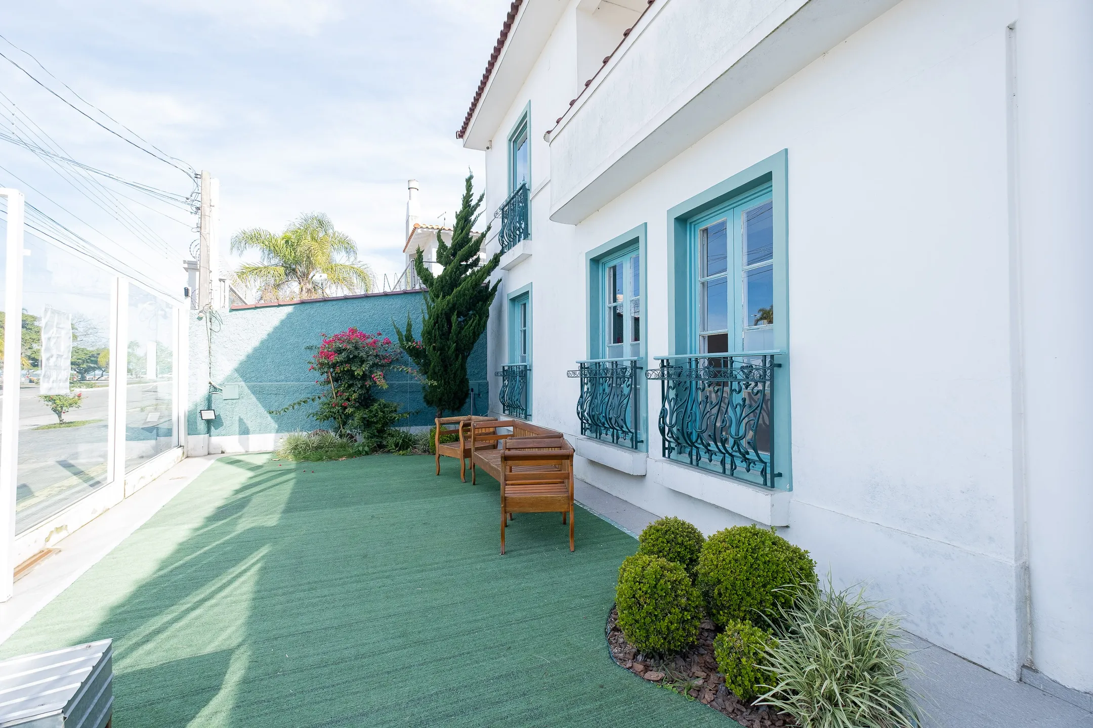 Casa de alto padrão à venda no Laranjal, Pelotas - 376 m², 5 quartos (sendo 1 suíte), móveis planejados e área gourmet com vista para a praia. - 31