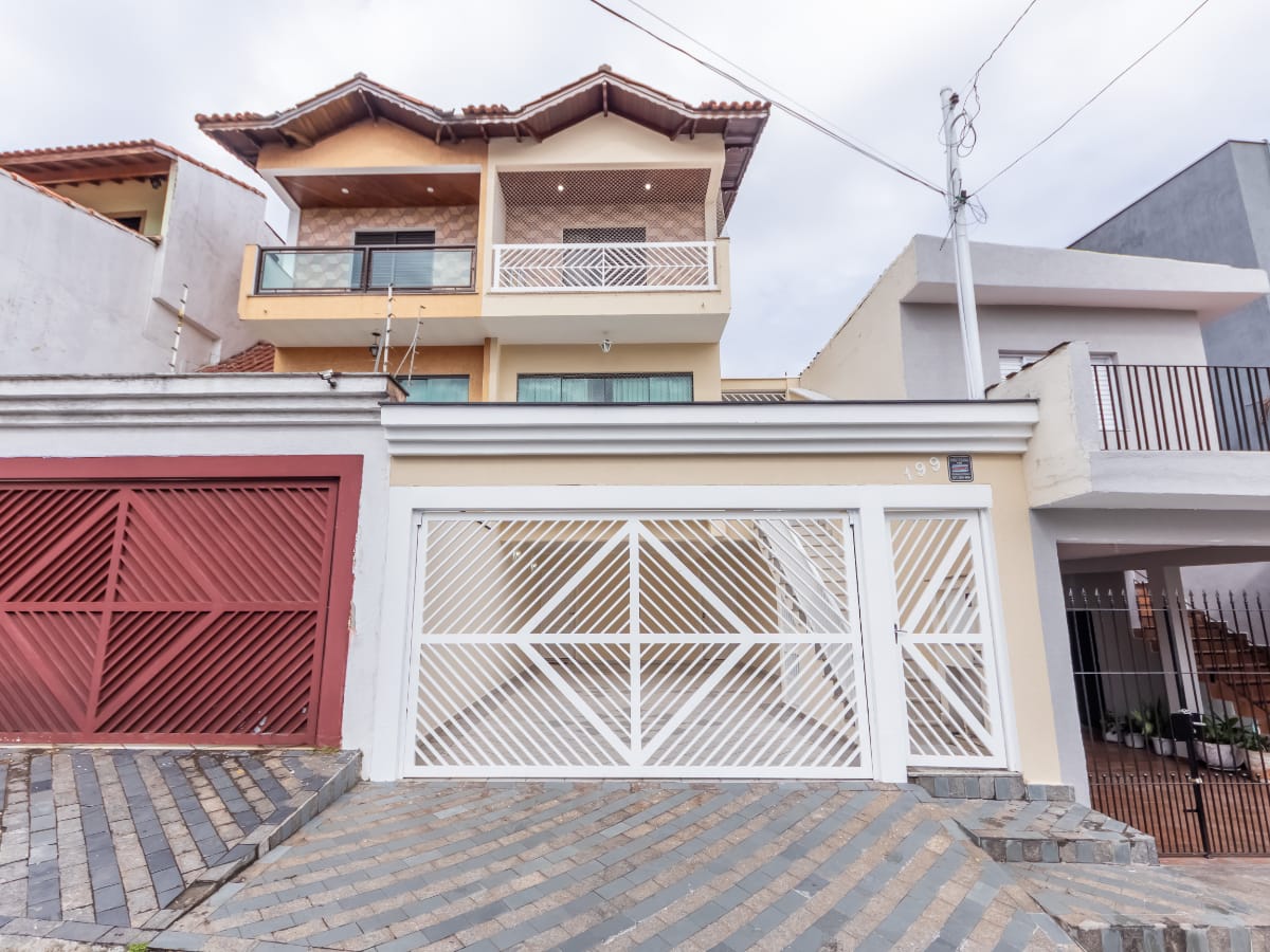 Foto do Sobrado-Sobrado para venda em Parque Maria Domitila com 3 quartos, sendo 3 suítes, 183m²