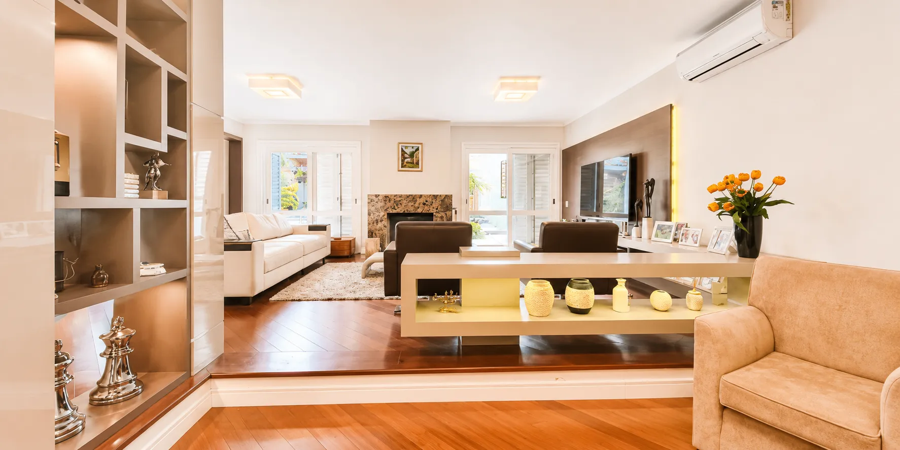 Casa de alto padrão à venda na Colina do Sol, Três Vendas - 280 m², 3 quartos (sendo 1 suíte com hidro) e amplo espaço gourmet com piscina. - 12