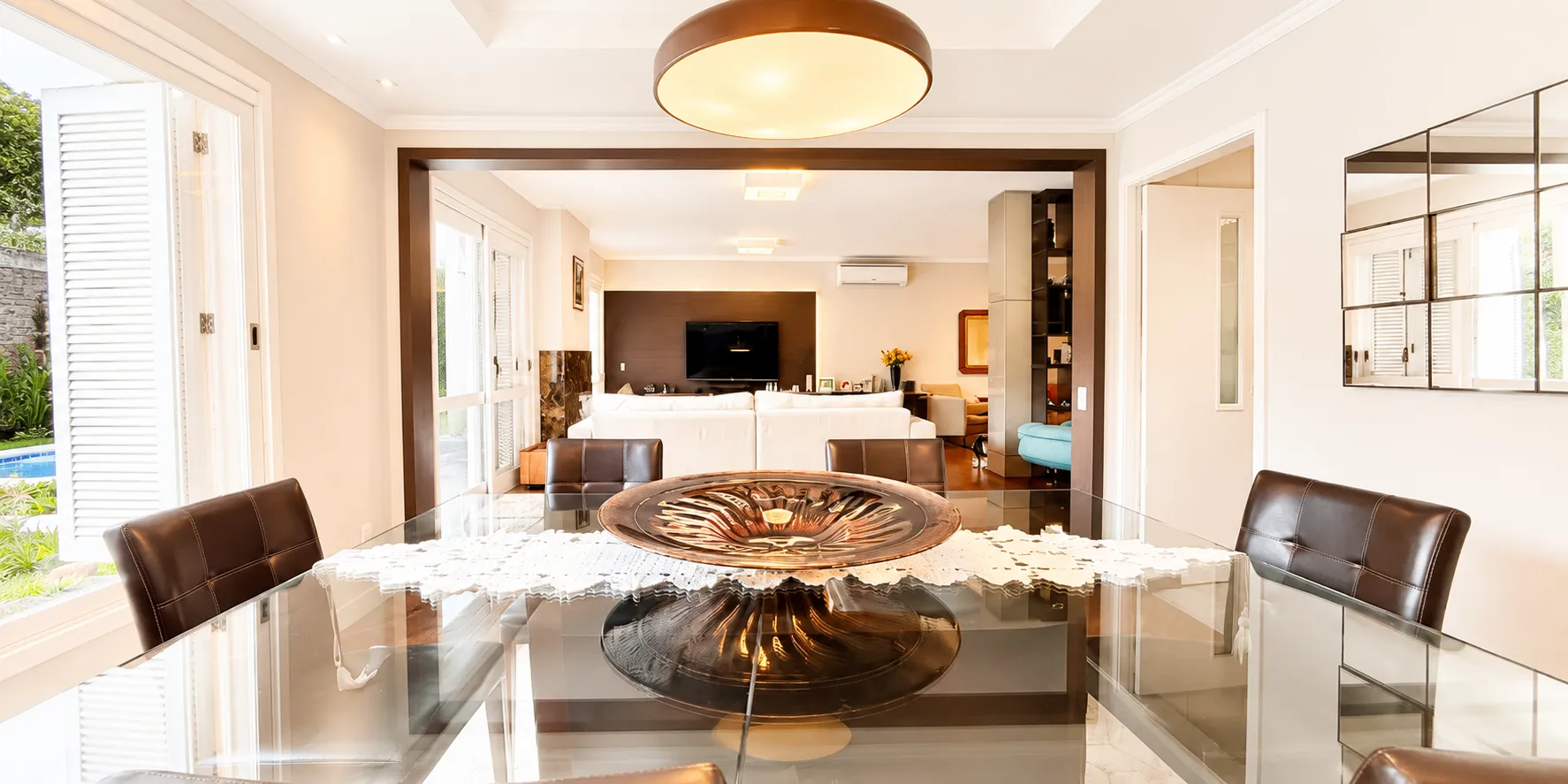 Casa de alto padrão à venda na Colina do Sol, Três Vendas - 280 m², 3 quartos (sendo 1 suíte com hidro) e amplo espaço gourmet com piscina. - 13